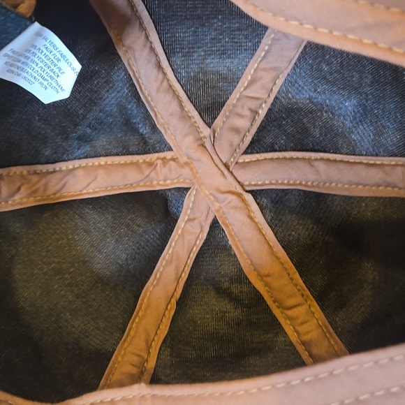 New Donna Salyers Fabulous Furs Sherpa Camel Adjustable Hat - Picture 5 of 11